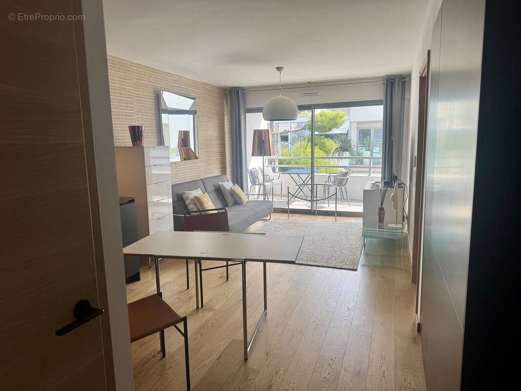 Appartement à MARSEILLE-8E