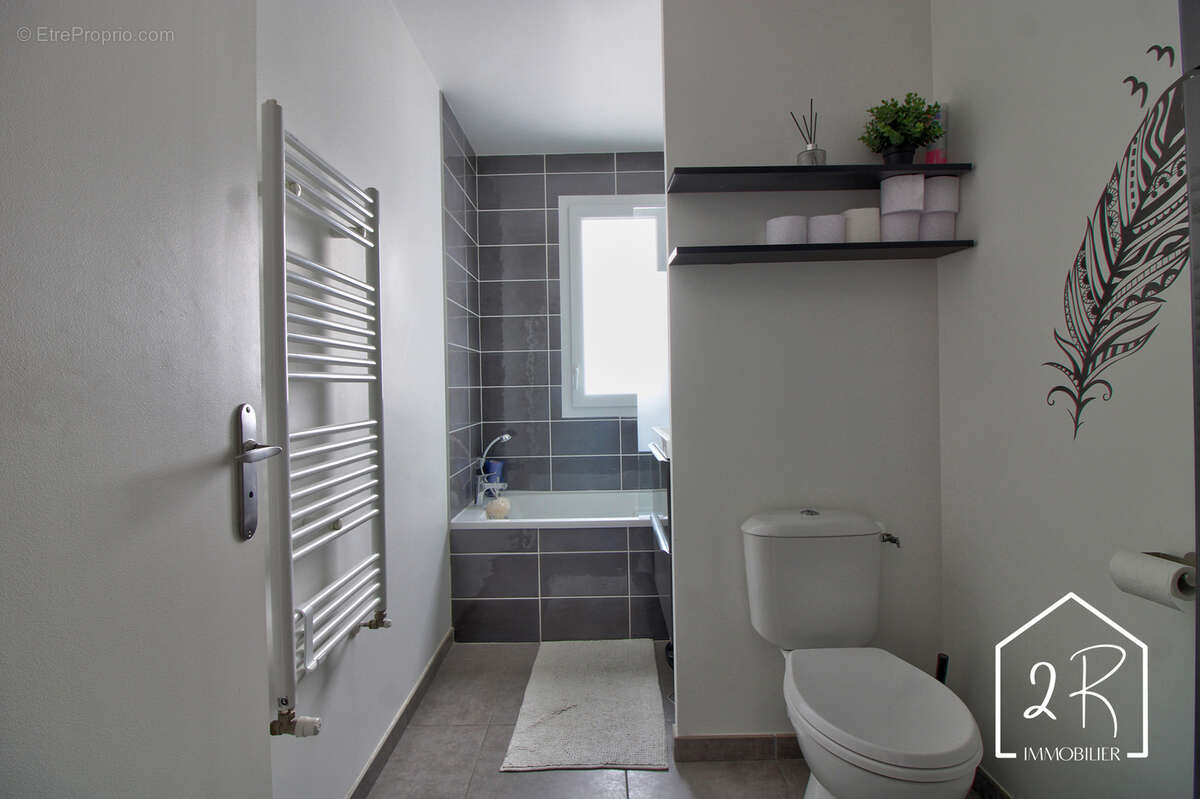 Maison à PONT-EVEQUE