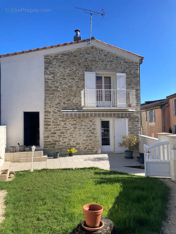 Maison à FERRAN