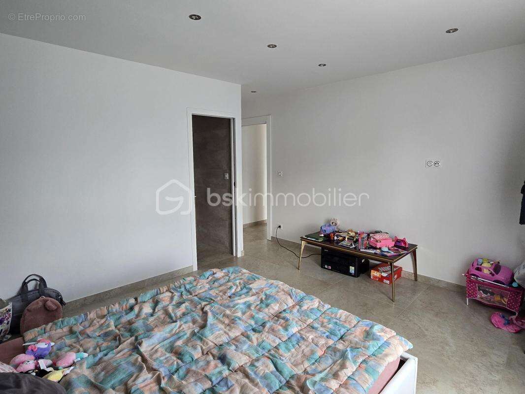 Pavillon contemporain de 2020 – 225 m² – 6 Chambres – DPE A – Saint-Martin-le-Nœud (60000) - photo 8