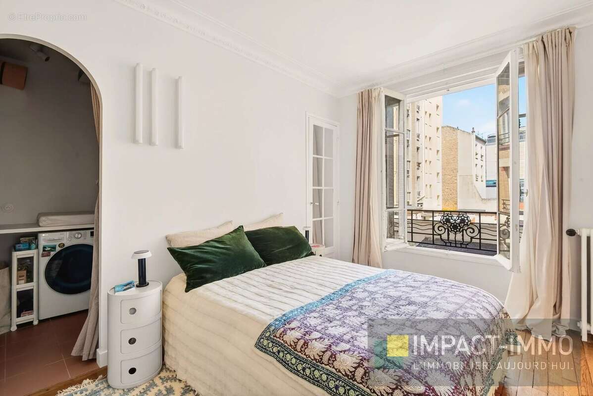 Appartement à COURBEVOIE