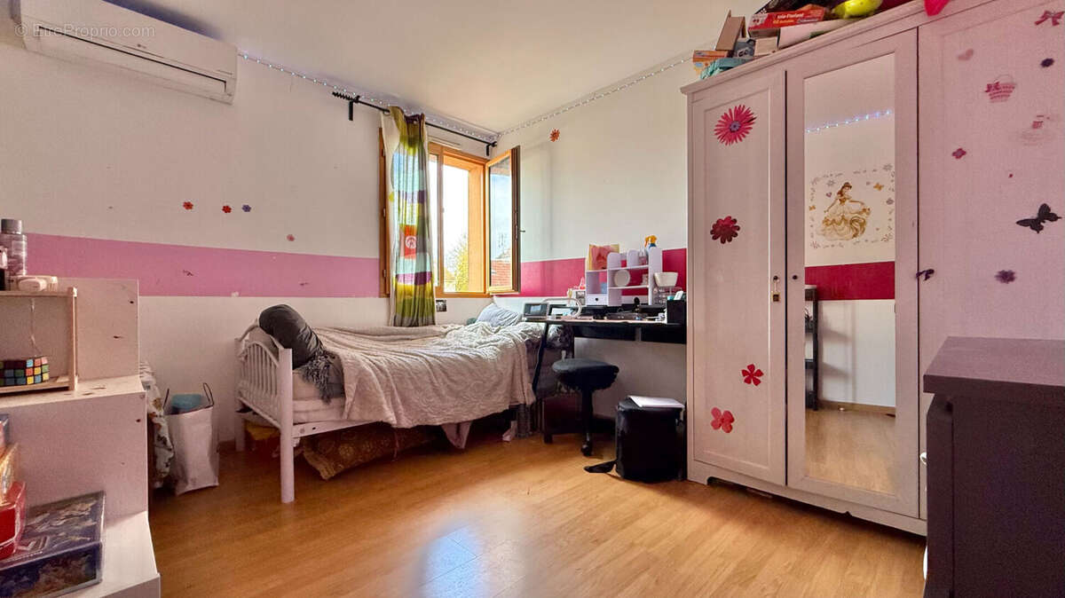 Maison à CORBEIL-ESSONNES