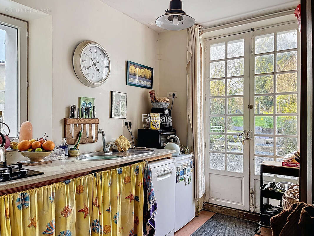 Maison 81 m² à Cametours  - photo 4