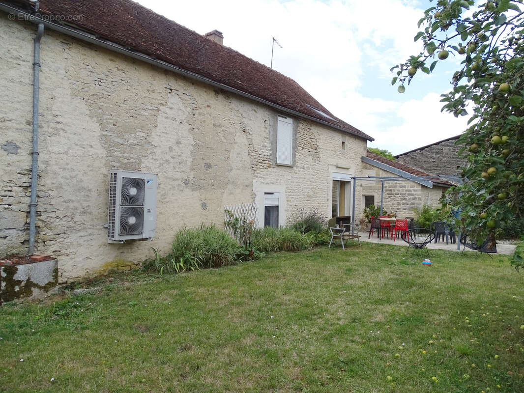 Maison à BAIGNEUX-LES-JUIFS