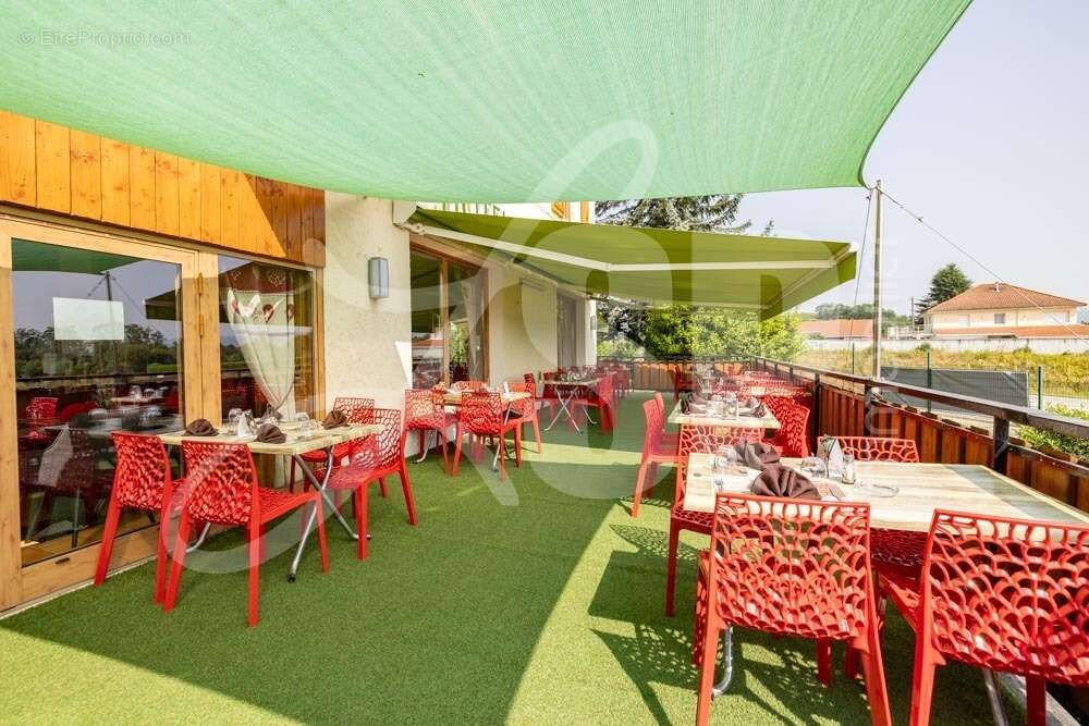 Hôtel restaurant Le Pont De Champ - Commerce à BEAUCROISSANT