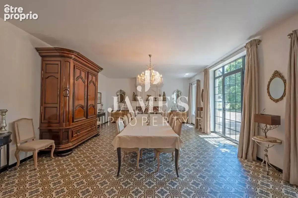 Maison 8 pièces 420 m² à vendre à Arles (13280) - photo 7
