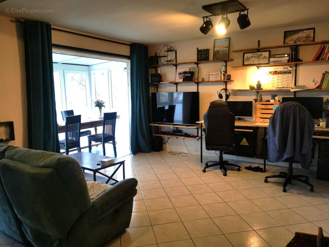 Maison à OUROUX-SUR-SAONE