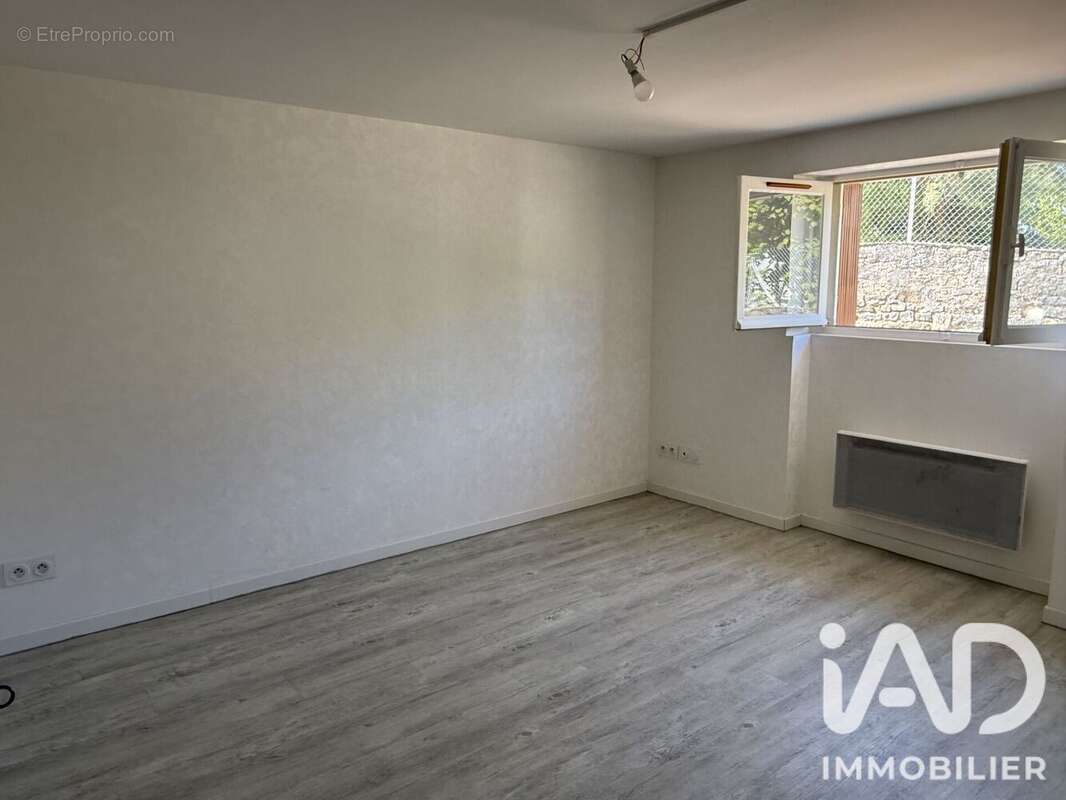 Maison 95 m² à Saint-Amand-Montrond  - photo 8