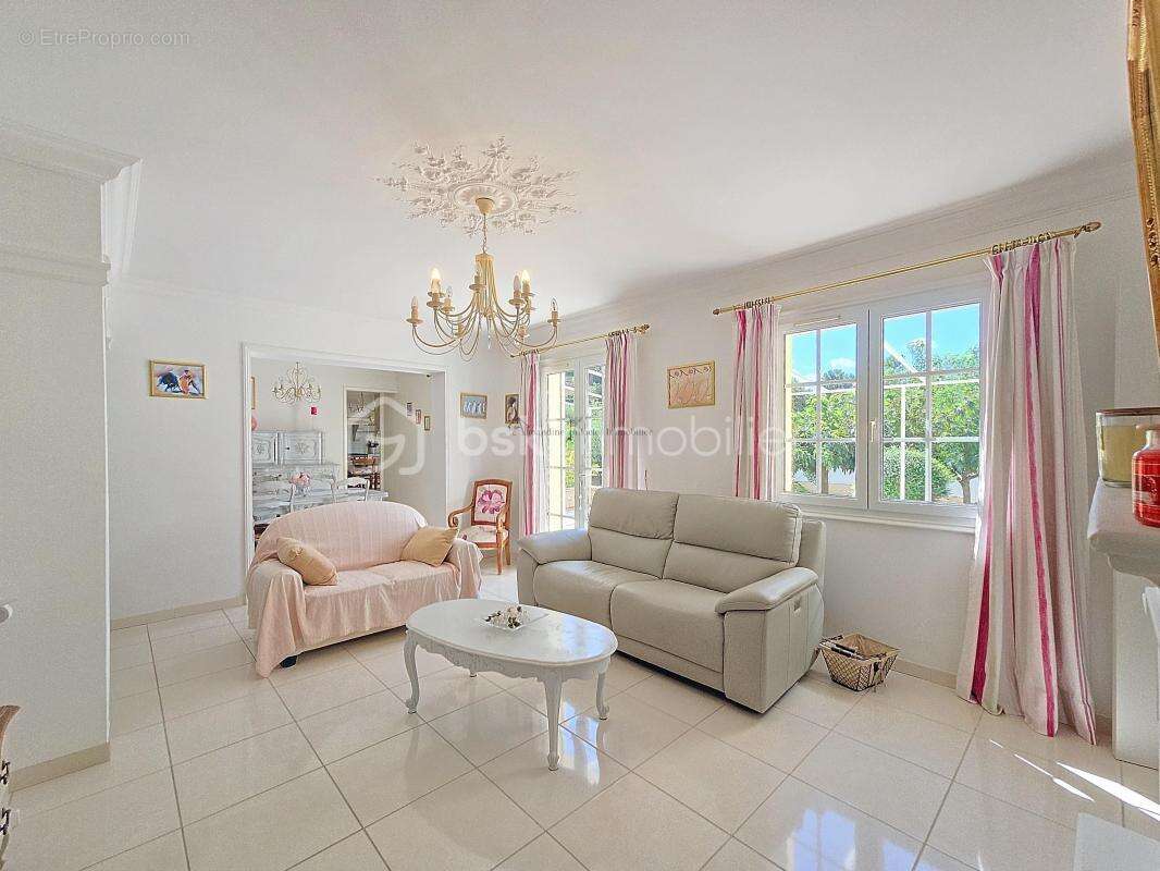 Maison à ROQUEVAIRE