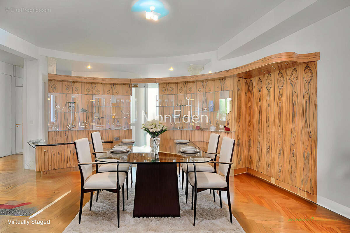 Appartement à PARIS-16E