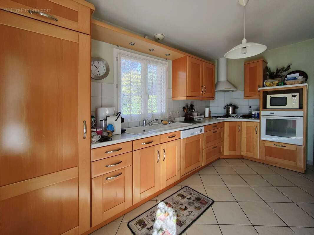 Maison à SAINT-MICHEL-DE-RIEUFRET