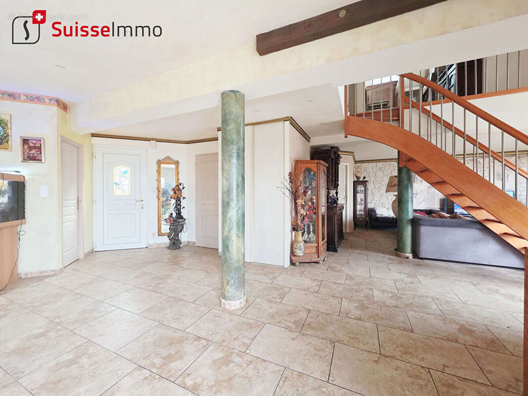 Maison à MONTBOUTON
