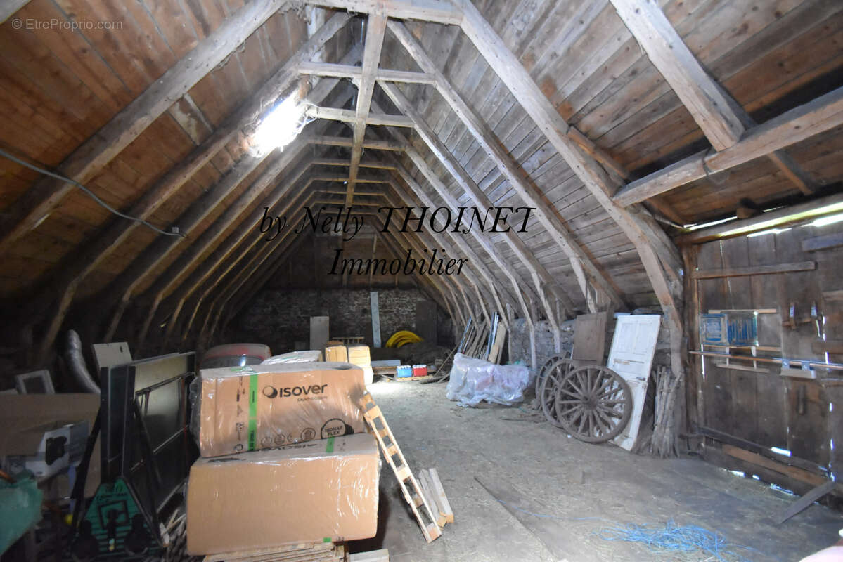 Dépt.15, MONTBOUDIF, ANCIEN CORPS DE FERME, 3 pièces, grange, garage et terrain de 2006 m2 - photo 15