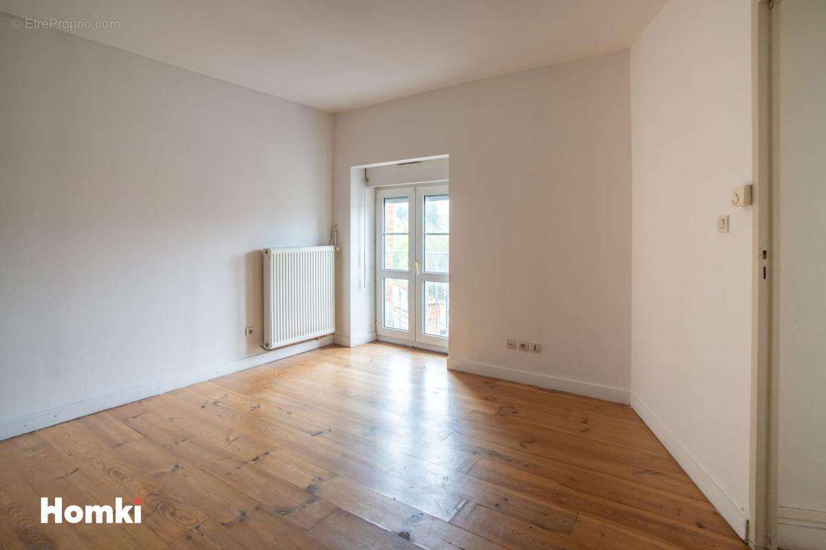 Appartement à LA SEAUVE-SUR-SEMENE