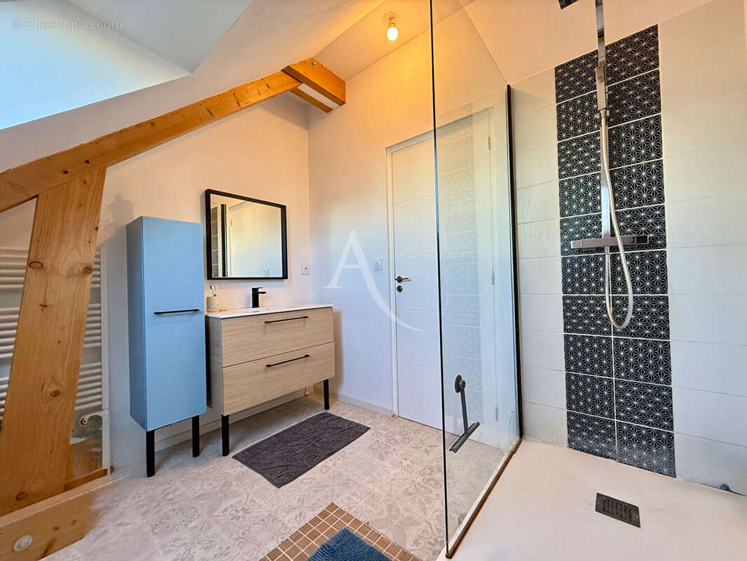 Maison à MESLAY-DU-MAINE