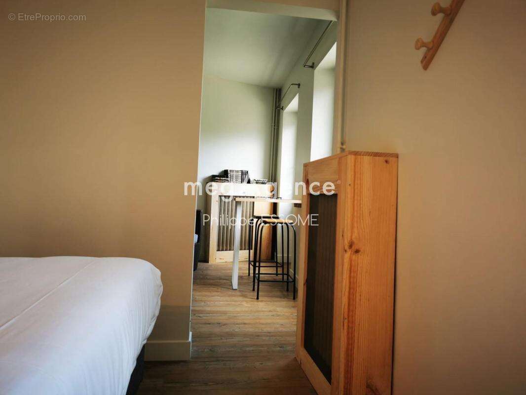 Commerce à SAINT-PIERRE-DE-TRIVISY