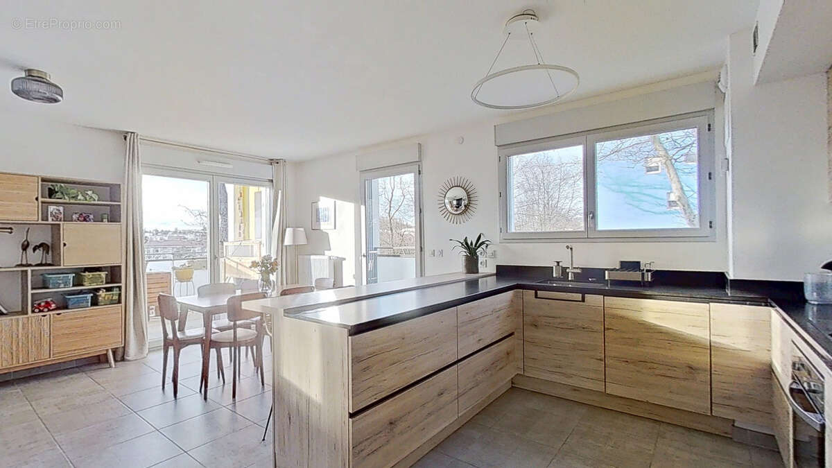 Appartement à LYON-9E