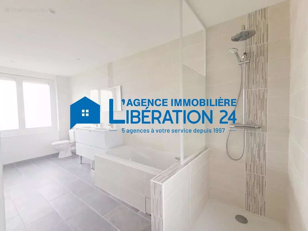 Maison à SAINT-JEAN-BONNEFONDS