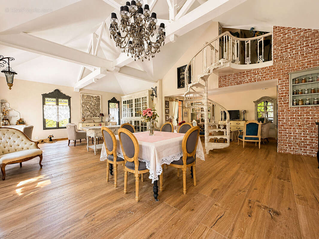Magnifique Villa rénovée La Baule centre - 227m2 - photo 2