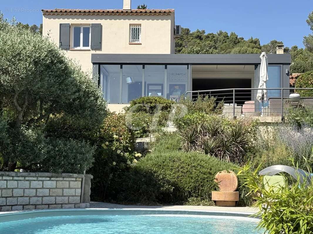 Maison à VILLELAURE