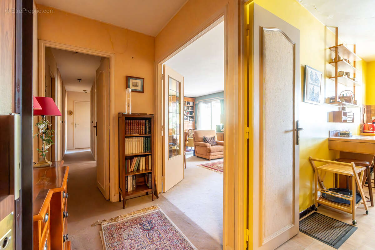 Appartement 3 pièces avec balcon, cave et deux parkings - photo 10