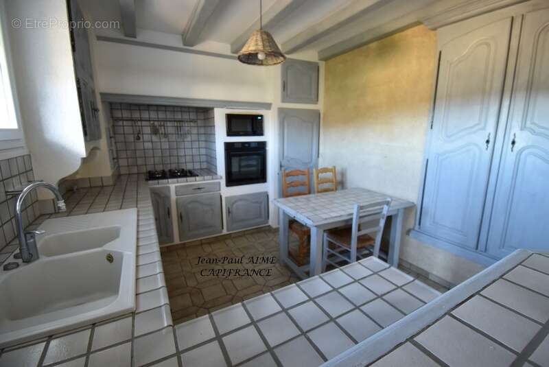 Maison à SAINT-JULIEN-DE-PEYROLAS