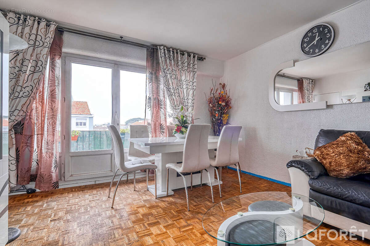 Appartement à LIVRY-GARGAN