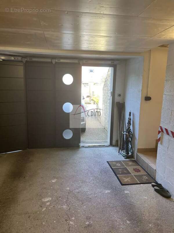 Maison à VAUX-LE-PENIL