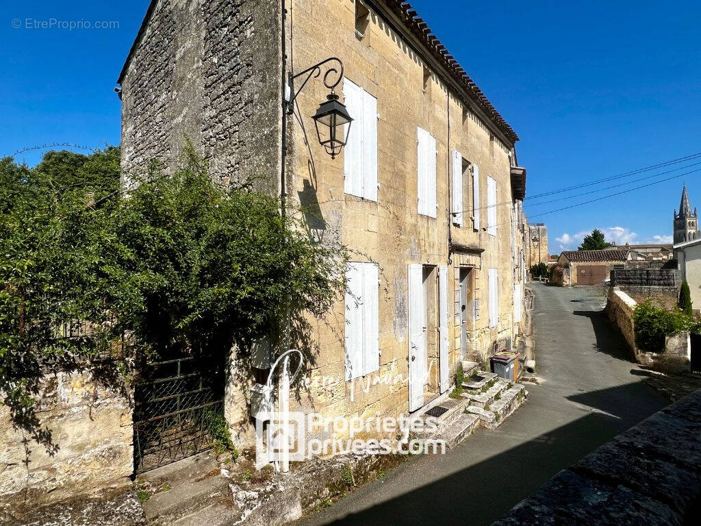 Maison à SAINT-EMILION