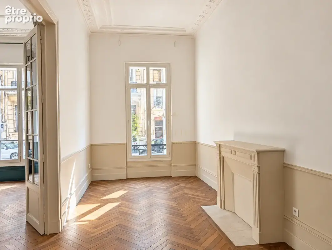 Marseille 8ᵉ   Rue Paradis  Appartement bourgeois de 207 m2 avec jardin privatif de 178 m2 - photo 9