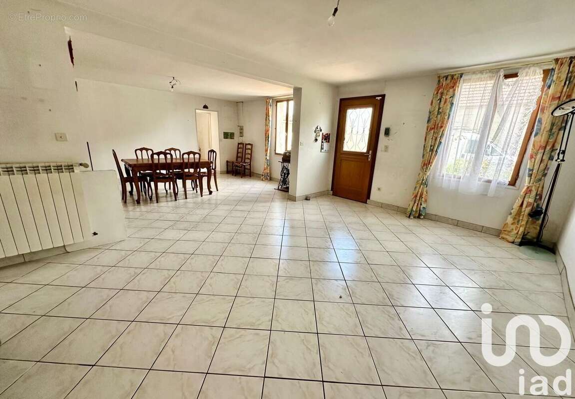 Maison 185 m² à Orrouy  - photo 2