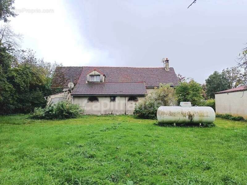 Maison à LES BORDES