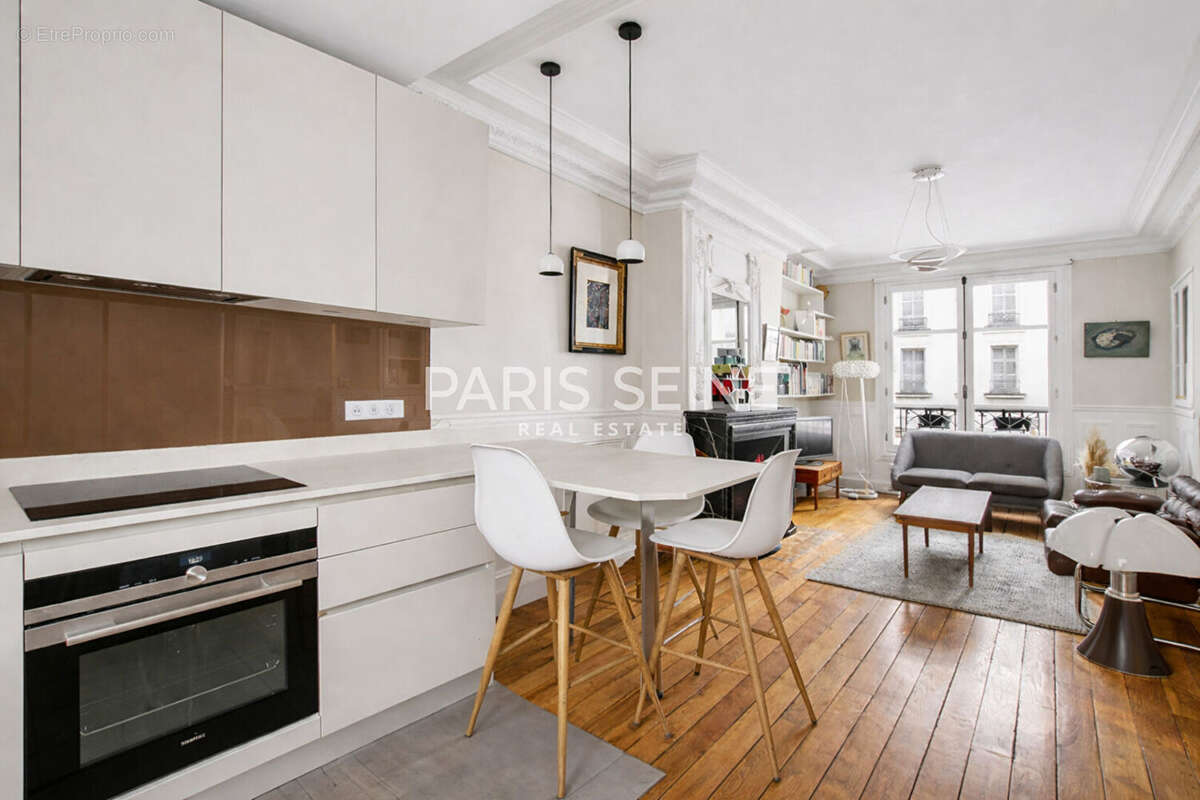 Appartement à PARIS-7E