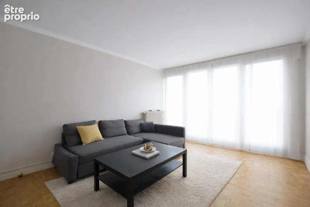 Appartement Montrouge 3 pièce(s) 69.25 m2 Parking et cave - photo 2