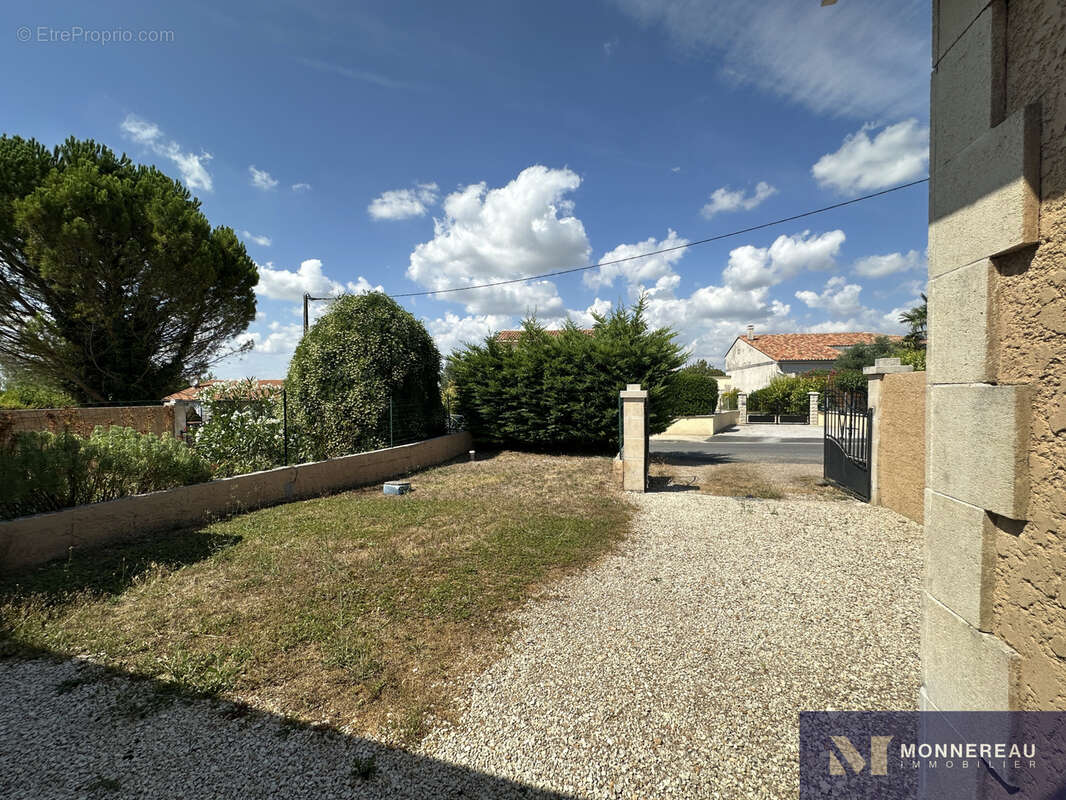 Plain-pied secteur barbezieux - photo 10