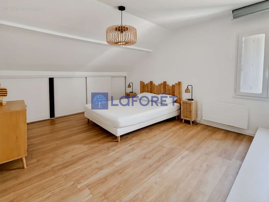 Maison Sache 8 pièce(s) 215 m2 - photo 8