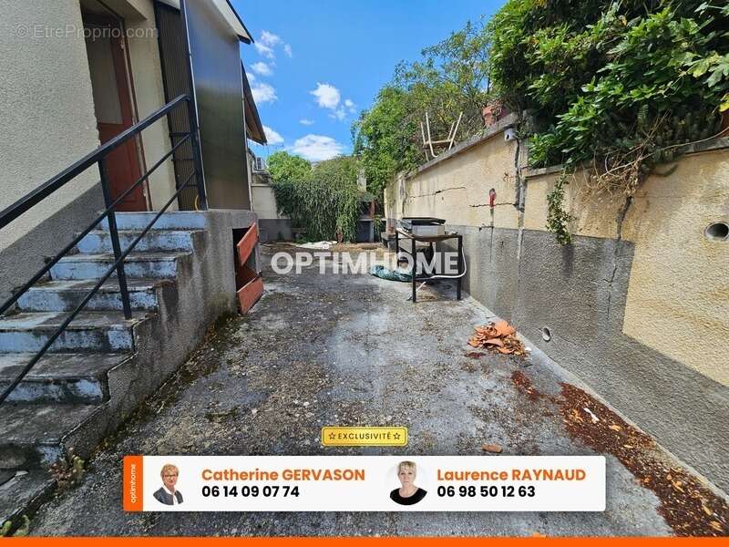 Maison à vendre 8 pièces - 6 chambres- terrain de 884 m2 -belle vue dégagée- LA ROCHE BLANCHE (63) - photo 22