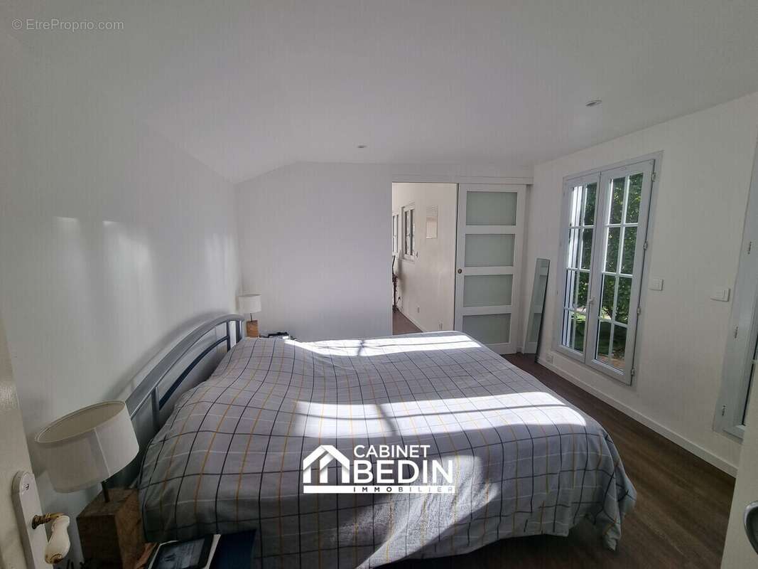 Maison 188 m² à Begles  - photo 8