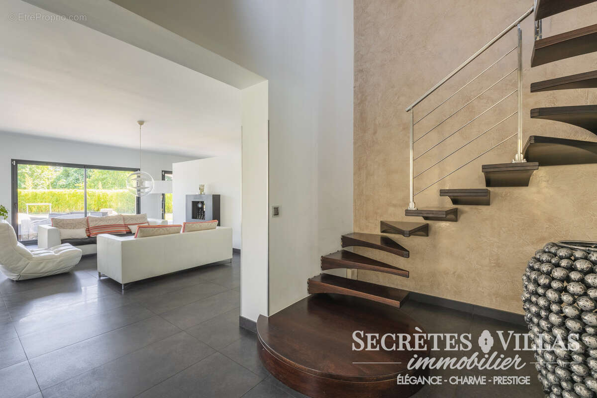 Bouliac villa contemporaine 287m2 avec vue et s/sol 150m2 - photo 10
