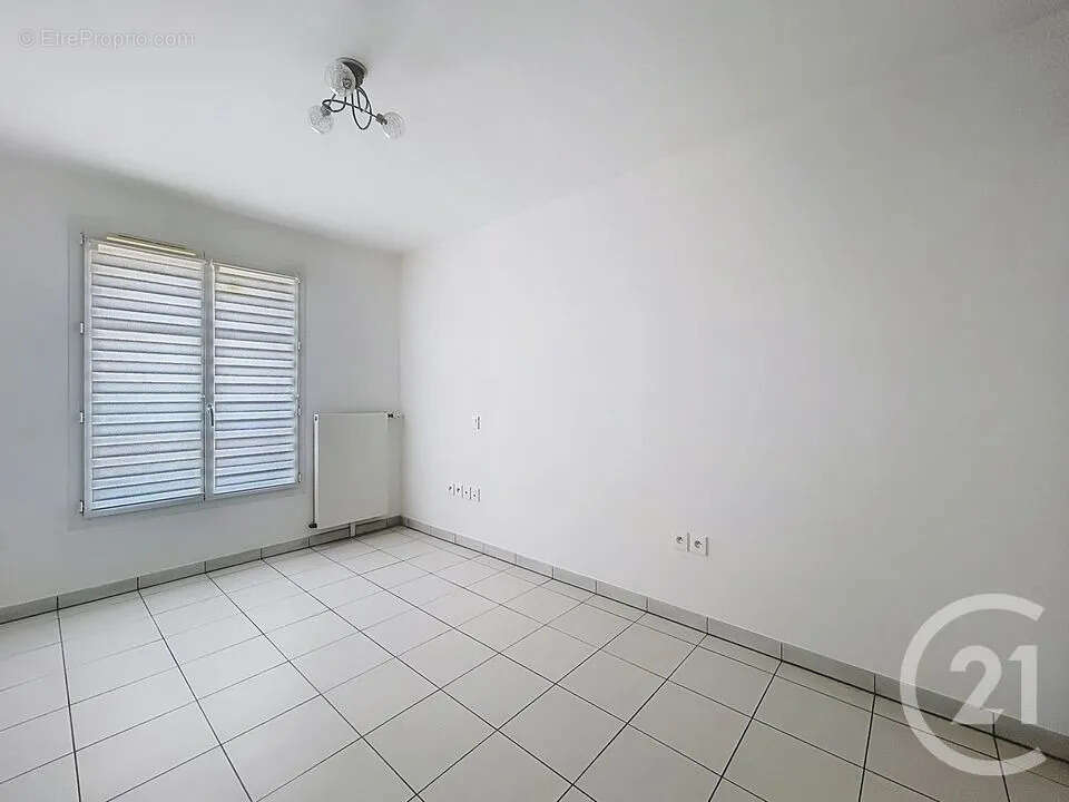 Appartement 58 m² à Rubelles  - photo 2