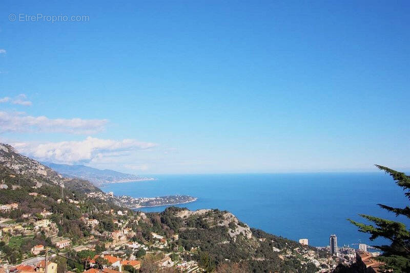 Appartement à LA TURBIE