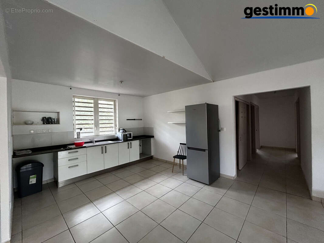 Maison à REMIRE-MONTJOLY