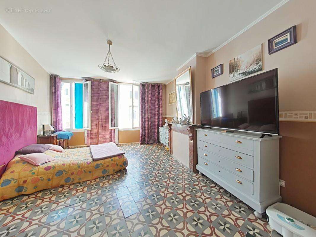 Maison à QUARANTE
