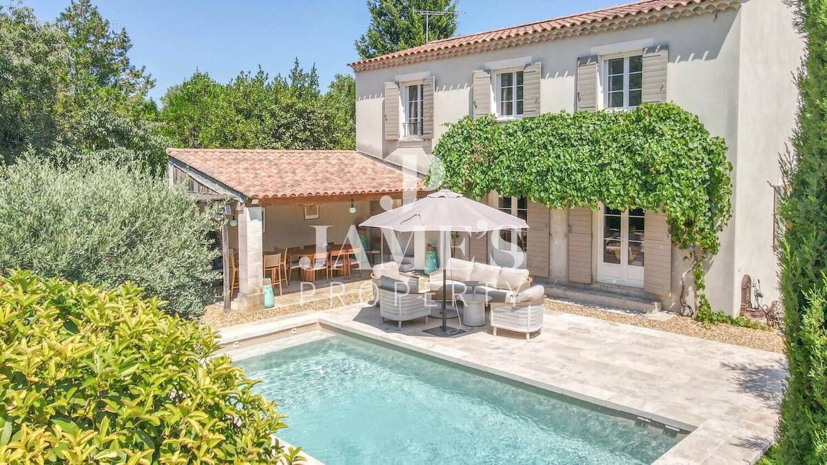 Maison 158 m² à Paradou  - photo 1