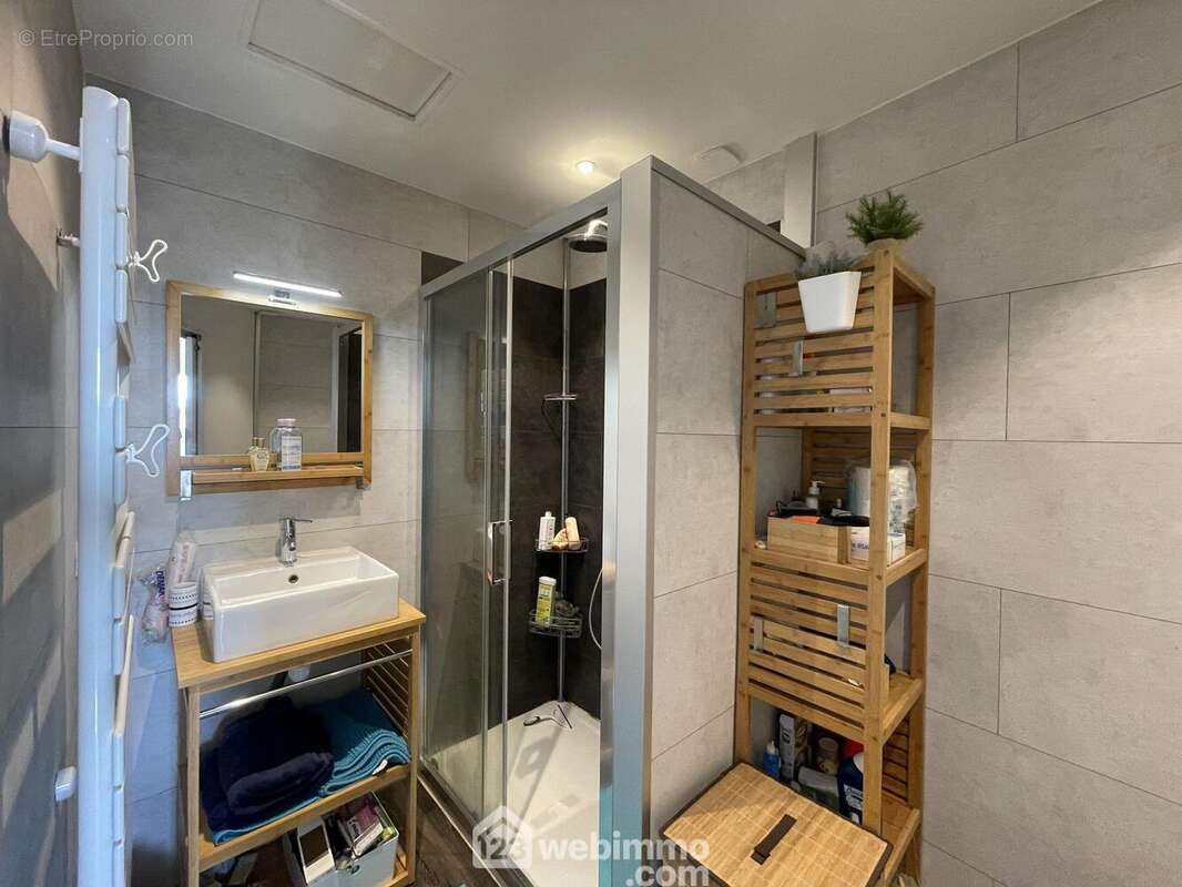 Salle de douche. - Appartement à JARD-SUR-MER