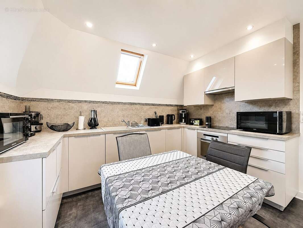 Appartement 108 m² à La Riviere-Saint-Sauveur  - photo 6