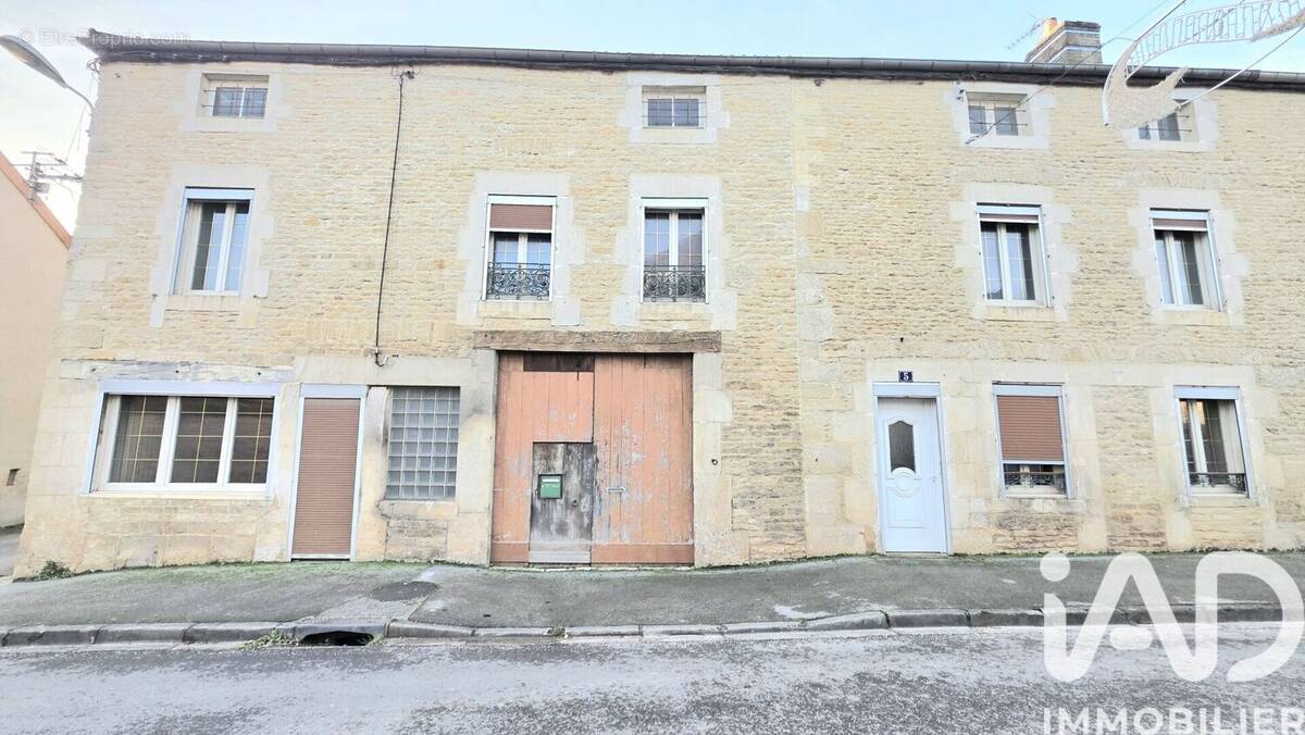 Photo 1 - Maison à CHATEAUVILLAIN