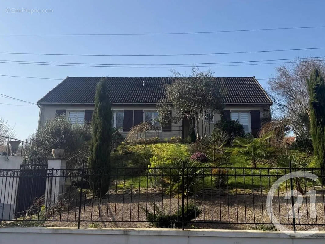 Maison à DAMMARTIN-EN-GOELE