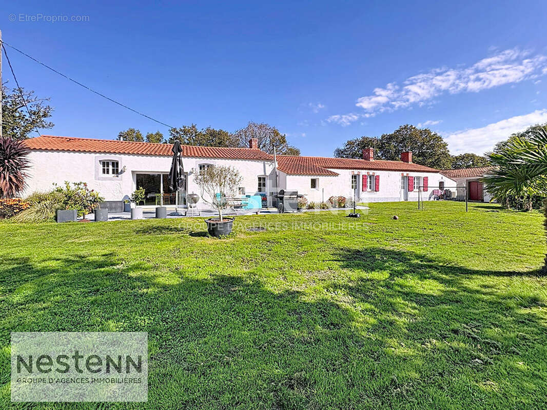 Maison à CHATEAUNEUF