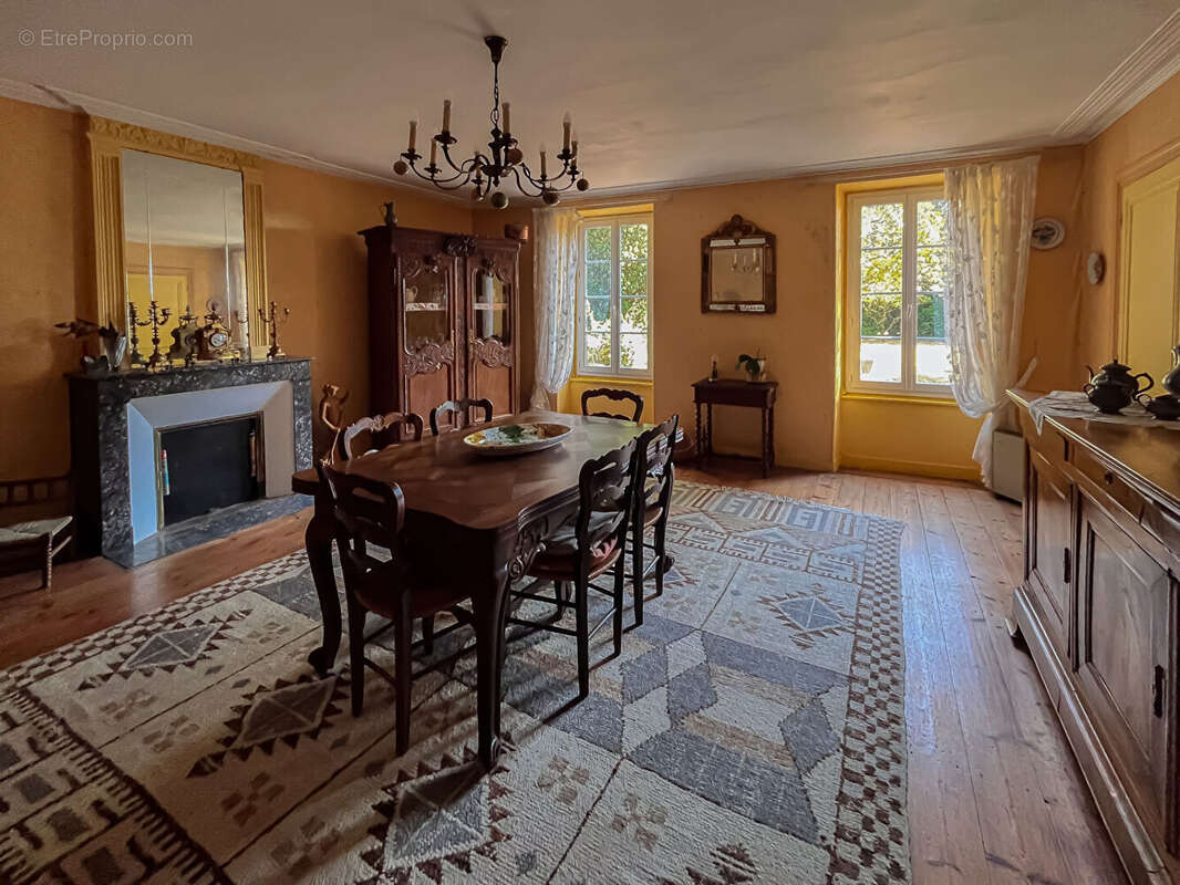 Maison à SAINTE-SOULLE